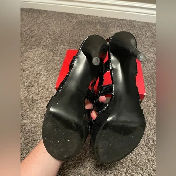 GUESS heels - Picture 3 of 4